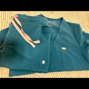 Figs Caribbean Blue Set (selling as set only)